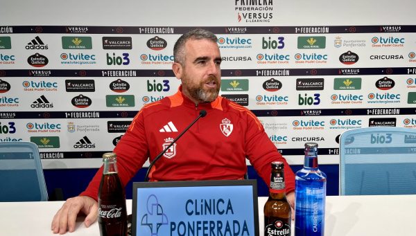 El entrenador de la Ponferradina, Javi Rey