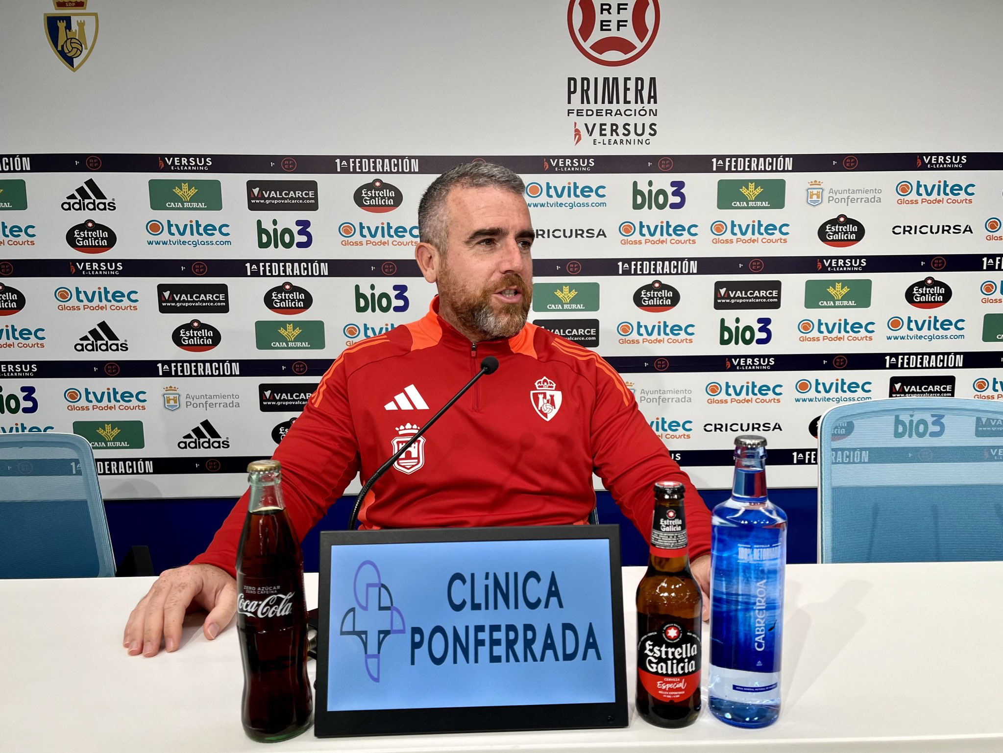 El entrenador de la Ponferradina, Javi Rey