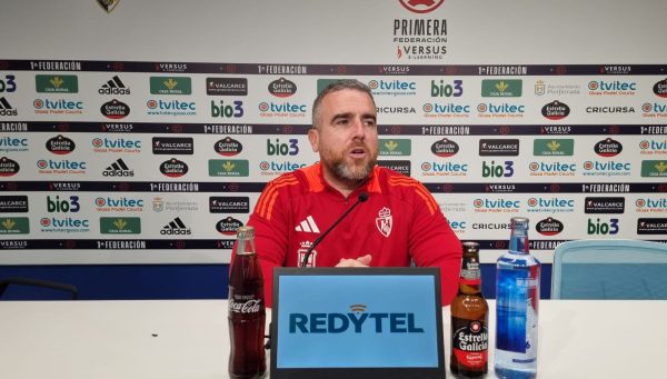 javier Rey en sala de prensa