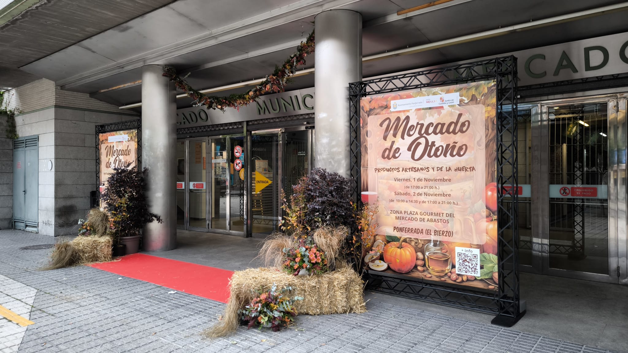 Mercado de Otoño en la Plaza Gourmet de Ponferrada. / EBD