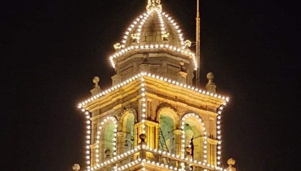 Luces de Navidad en la torre de la Encina