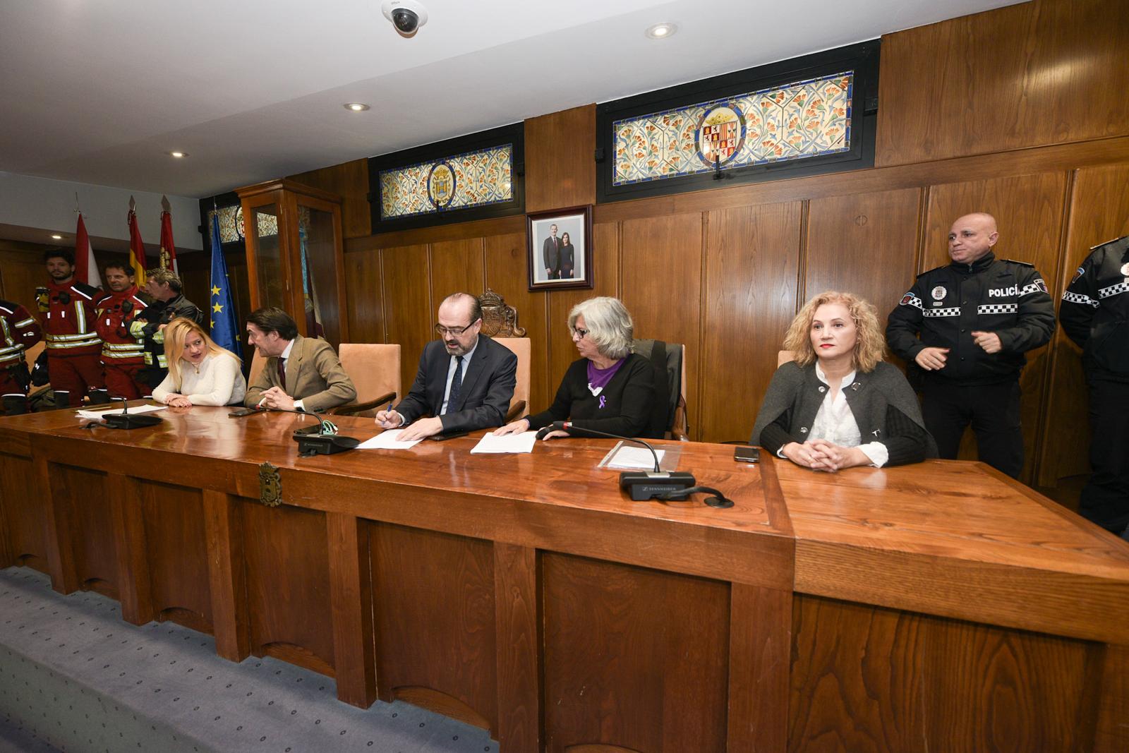 Acto institucional en el Ayuntamiento de Ponferrada por el Día de la Eliminación de la Violencia contra las Mujeres