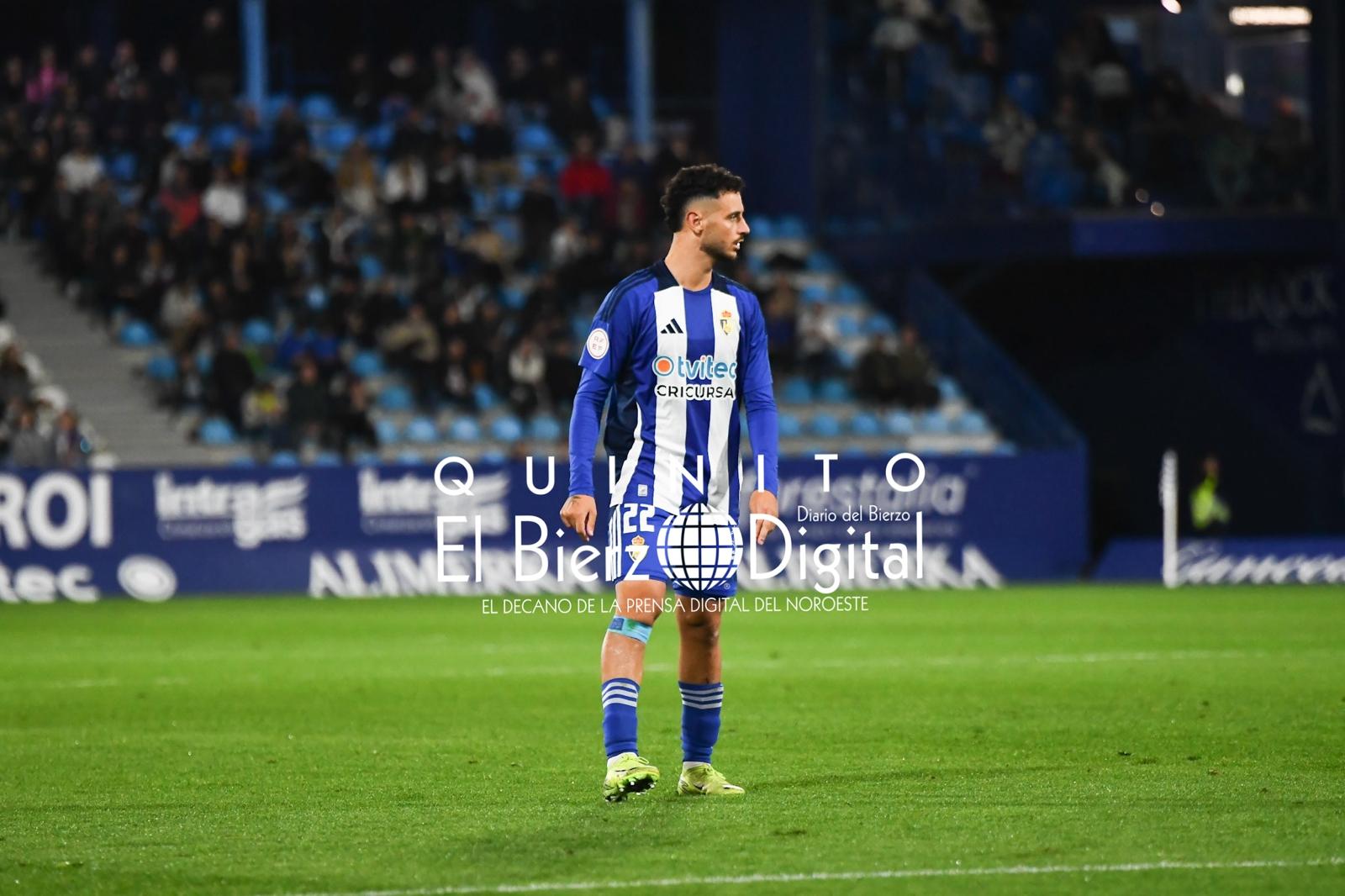 Esquerdo, durante el Ponferradina-Amorebieta