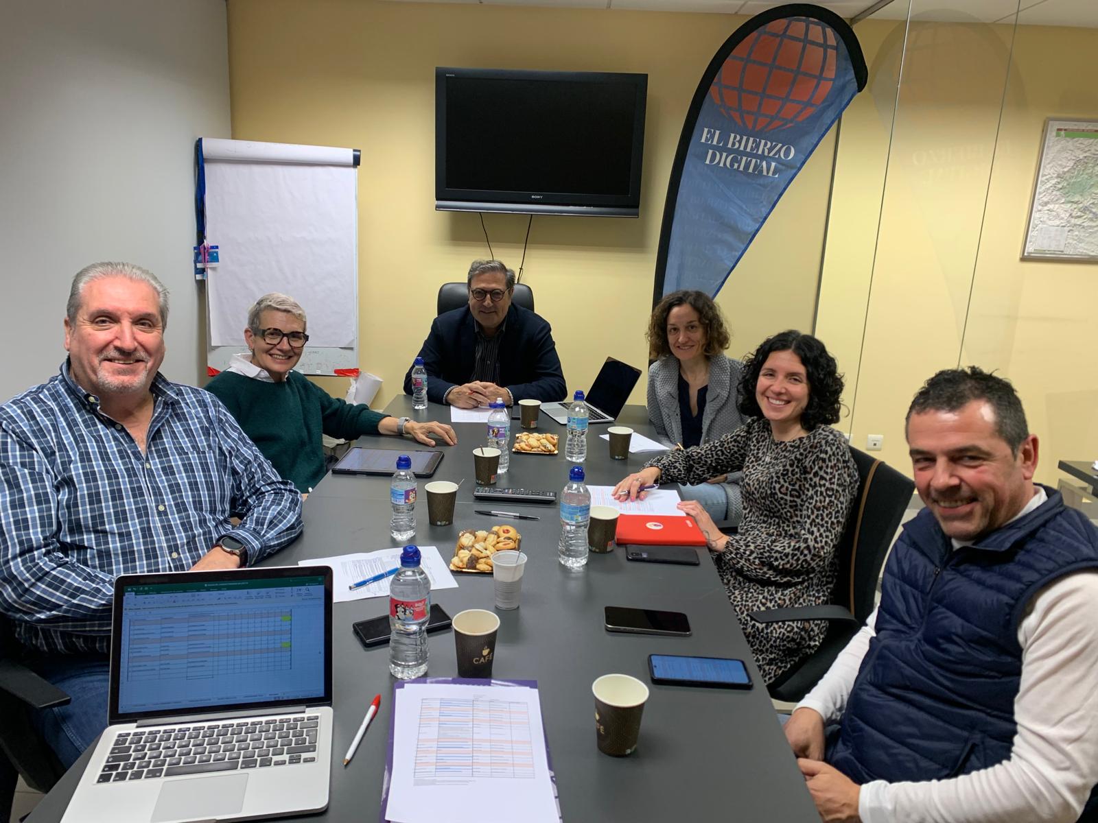 Reunión del jurado de los Premios Mujer 2024