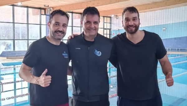 Rubén Serrano, Mario Serrano y Jesús González, nadadores del Club Tritón