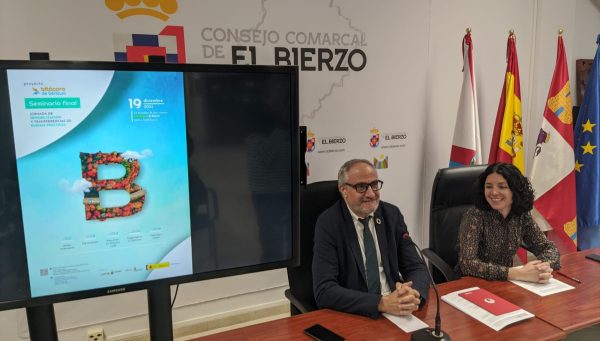 Olegario Ramón y Laura Fernández, en la presentación de resultados del programa Bitácora de Bérizum