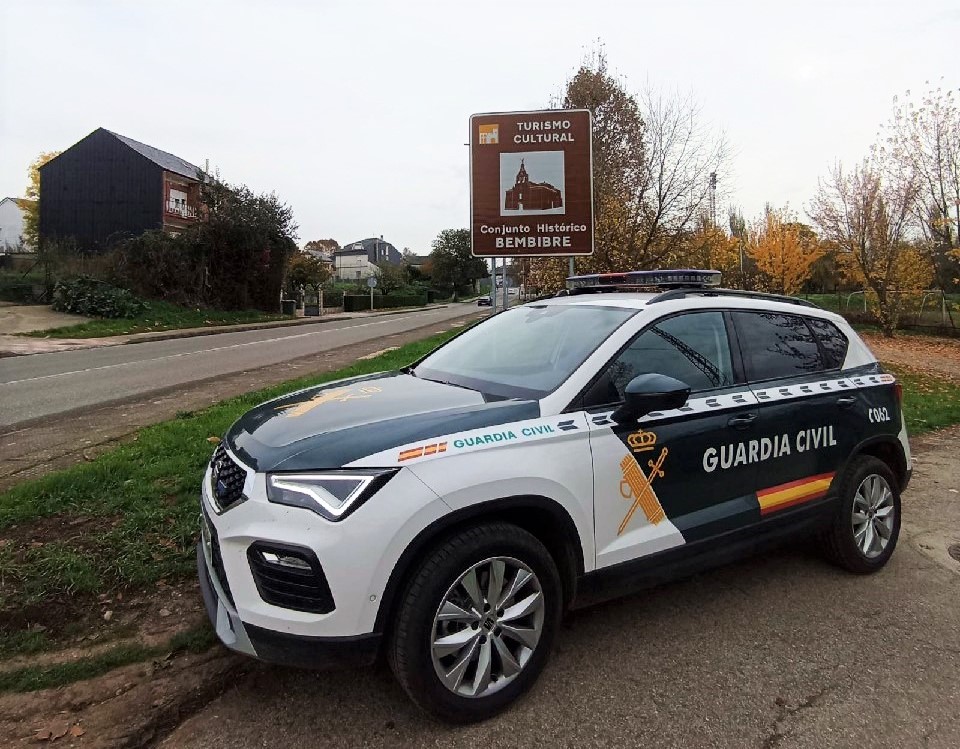 Vehículo de la Guardia Civil en Bembibre