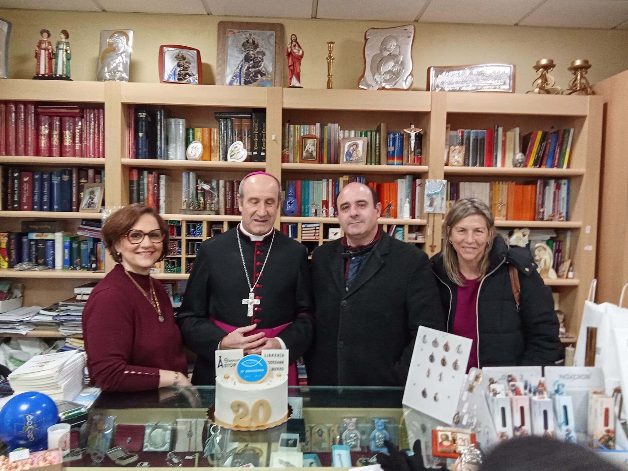 Monseñor Jesús Fernández, en el acto de acción de gracias en la Librería Diocesana de Ponferrada