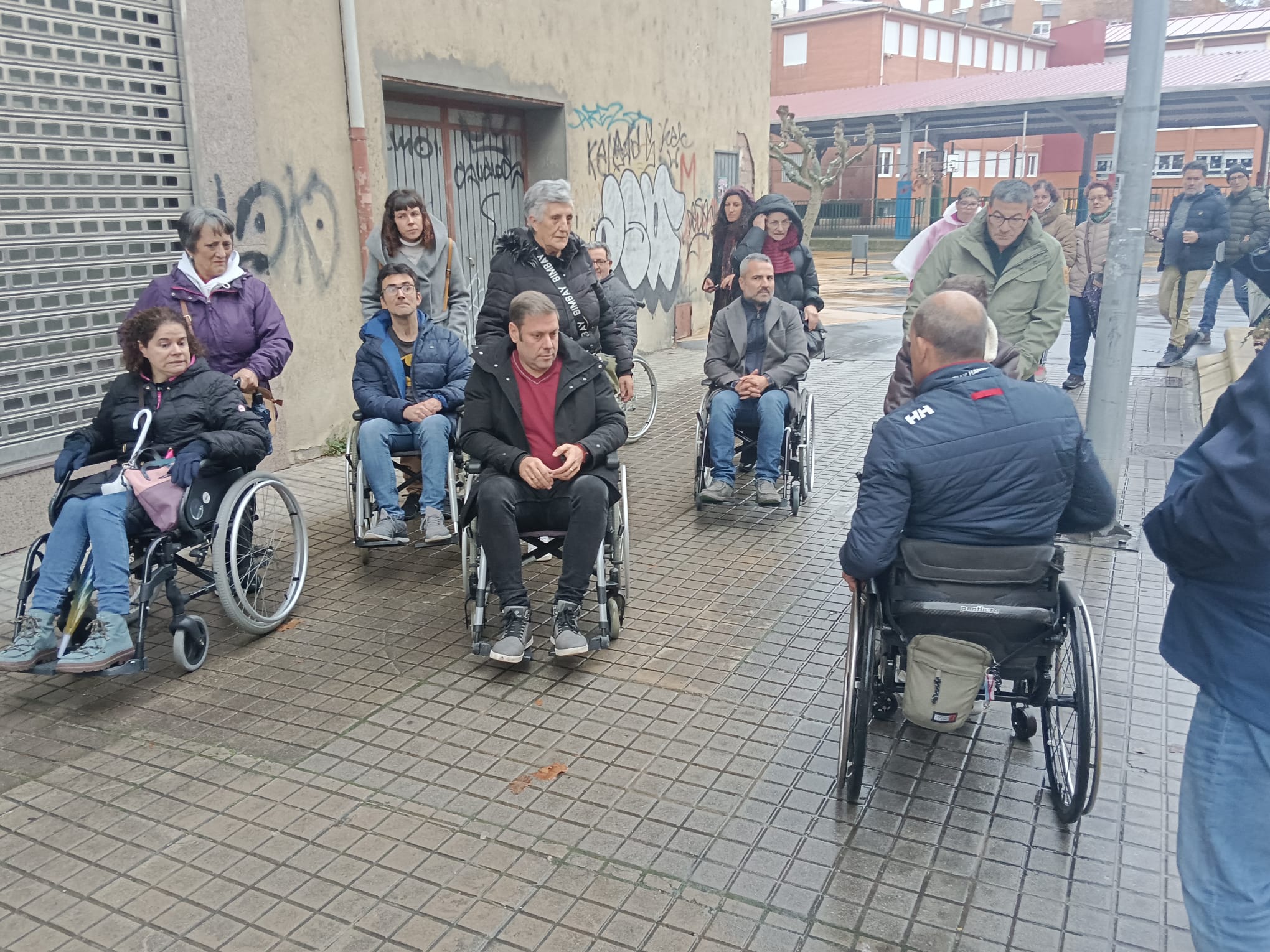 Políticos en silla de ruedas