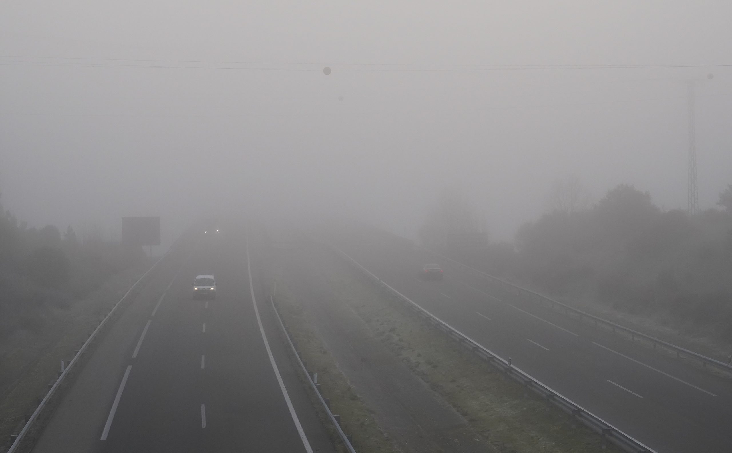 Niebla en la autovía A-6 a su paso por el Bierzo