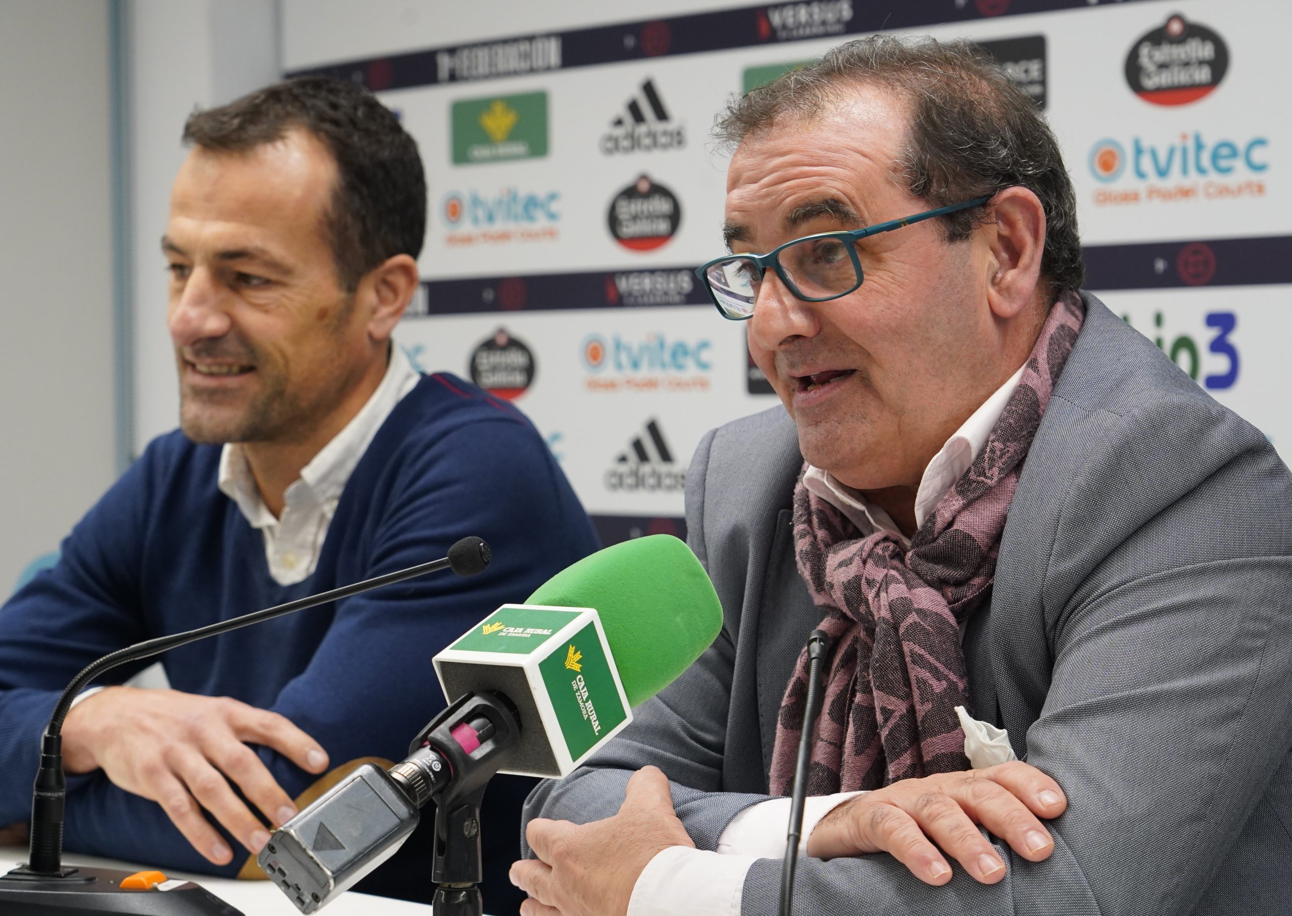 David López y Narciso Prieto, durante la presentación de la renovación de patrocinio entre la Ponferradina y Caja Rural.