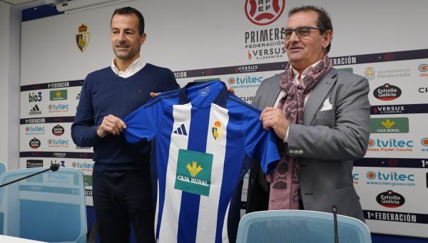 David López y Narciso Prieto, durante la presentación de la renovación de patrocinio entre la Ponferradina y Caja Rural