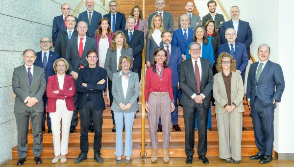 Foto de familia de la reunión de Universia, presidida por Ana Botín