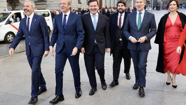 El presidente de la Junta de Castilla y León, Alfonso Fernández Mañueco, asiste a la recepción con motivo del acto conmemorativo del día de la Constitución en el Congreso de los Diputados