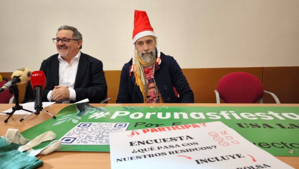 Carlos Fernández y Pablo Orbanajo presentaron el proyecto de reciclaje navideño