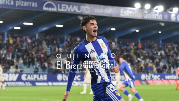 Álex Costa celebra su gol en el Ponferradina-Castellón de Copa del Rey que forzaba la prórroga