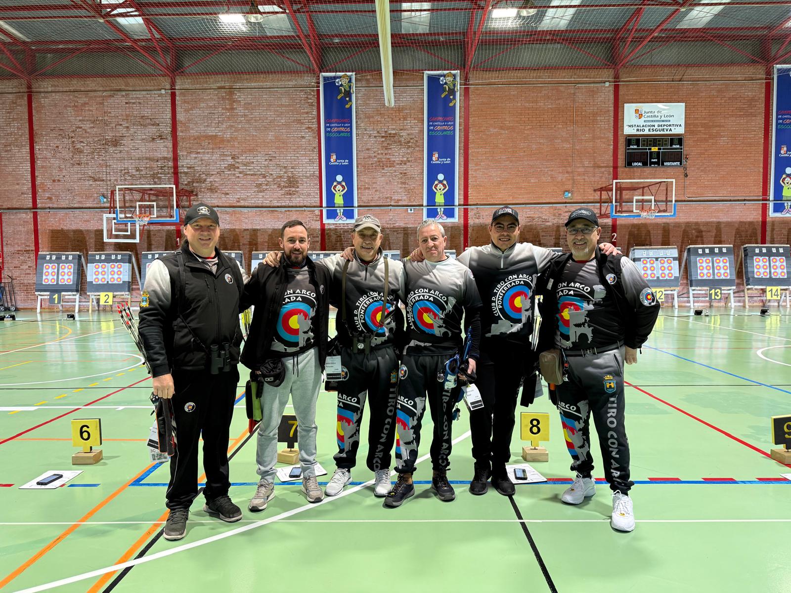 Arqueros del CTA Ponferrada en el Campeonato de Castilla y León.