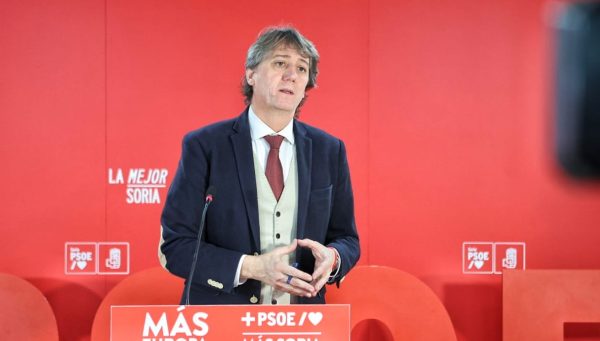 El alcalde de Soria, el socialista Carlos Martínez, comparece para presentar en público su precandidatura para liderar el PSOE en Castilla y León