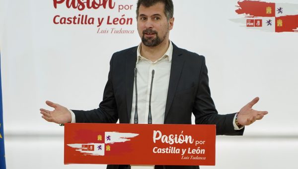 El secretario general del PSOE de Castilla y León, Luis Tudanca, anuncia su renuncia a presentarse a la reelección