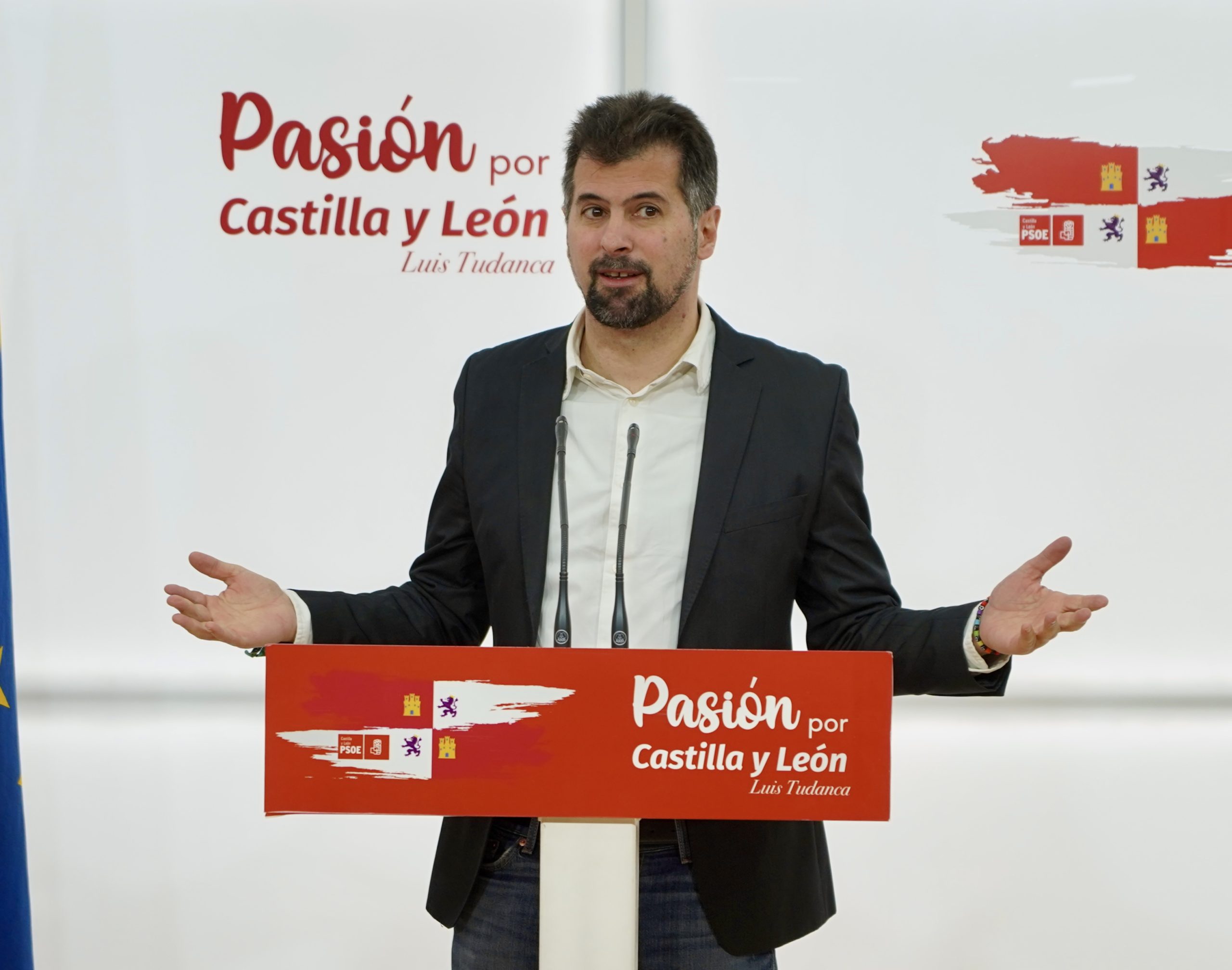 El secretario general del PSOE de Castilla y León, Luis Tudanca, anuncia su renuncia a presentarse a la reelección