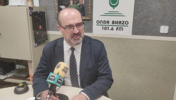 Marco Morala, durante una entrevista en Onda Bierzo