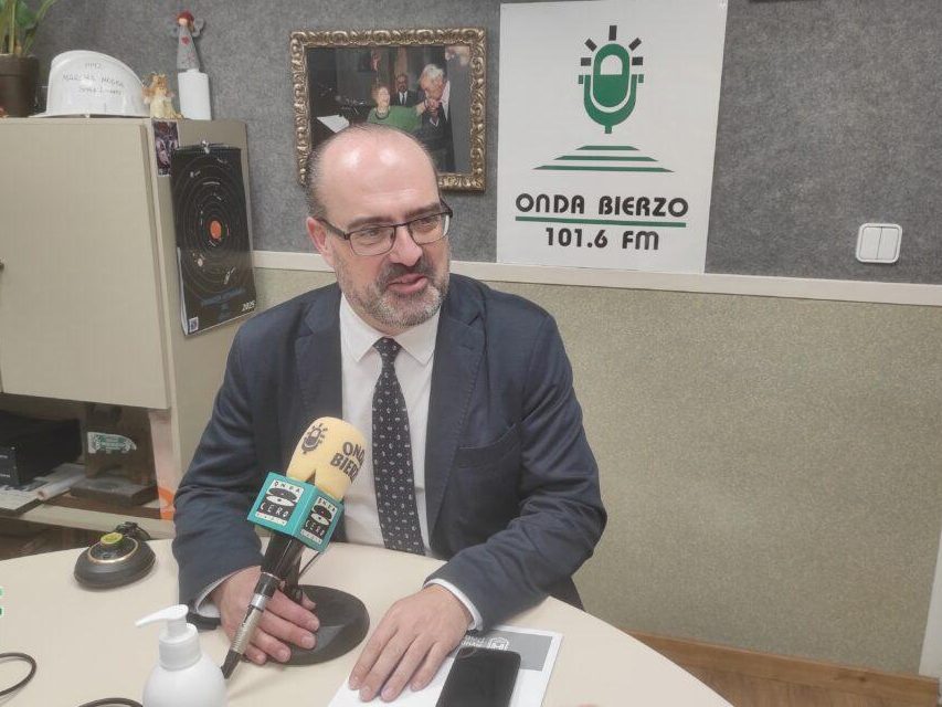 Marco Morala, durante una entrevista en Onda Bierzo