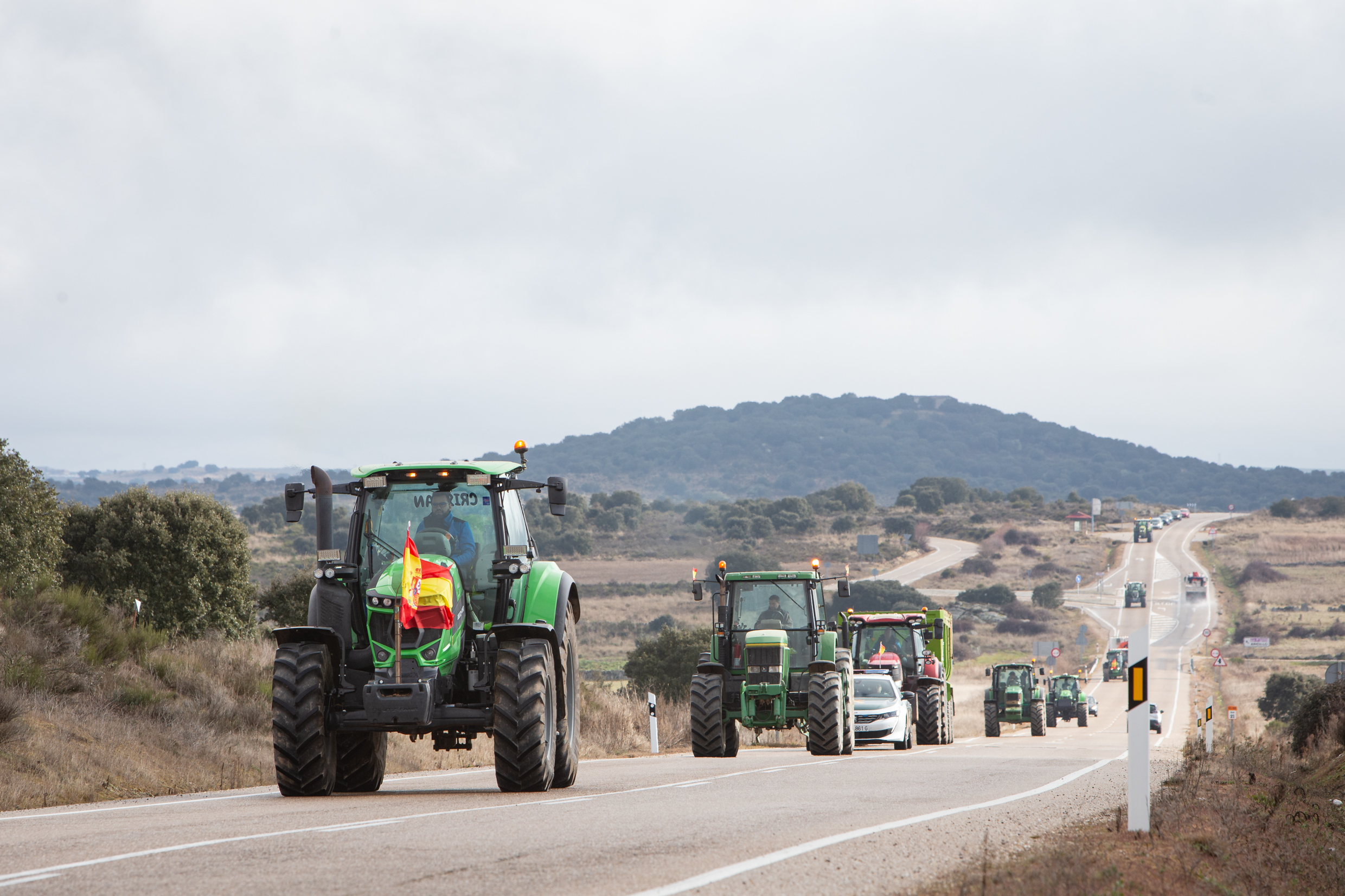 Circulación a velocidad lenta de tractores por las carreteras de Zamora para provocar retenciones como motivo de protesta